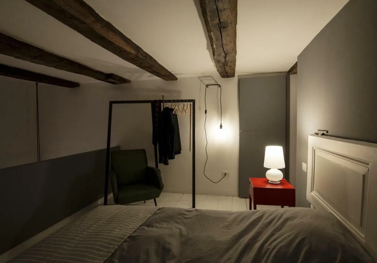 Concrete Apartment San Gregorio Naples