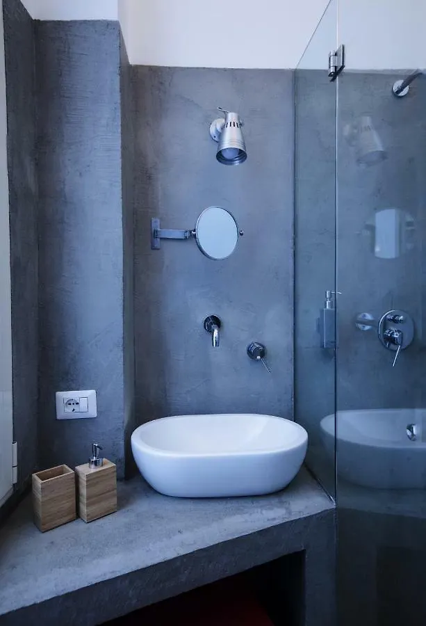 Concrete Apartment San Gregorio Naples