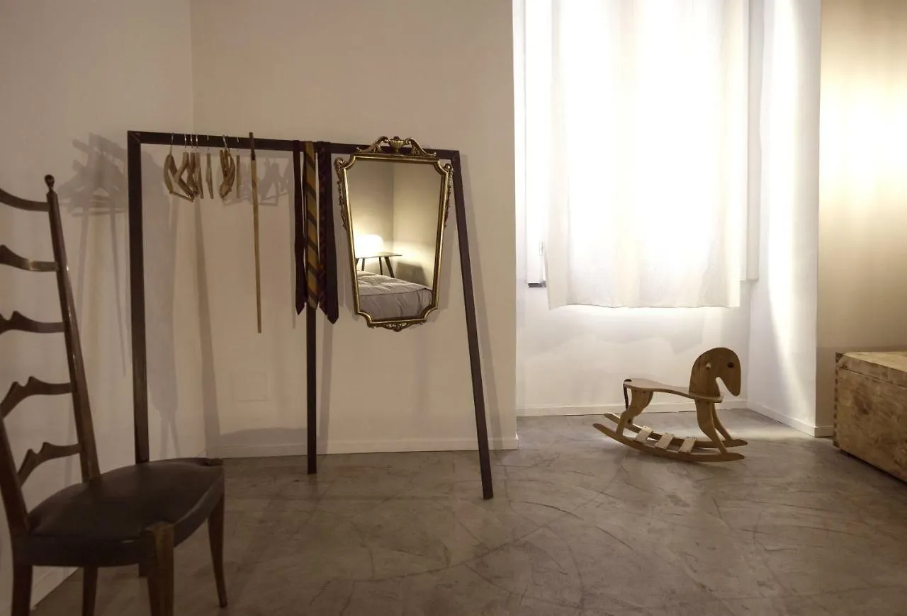 Concrete Apartment San Gregorio Naples
