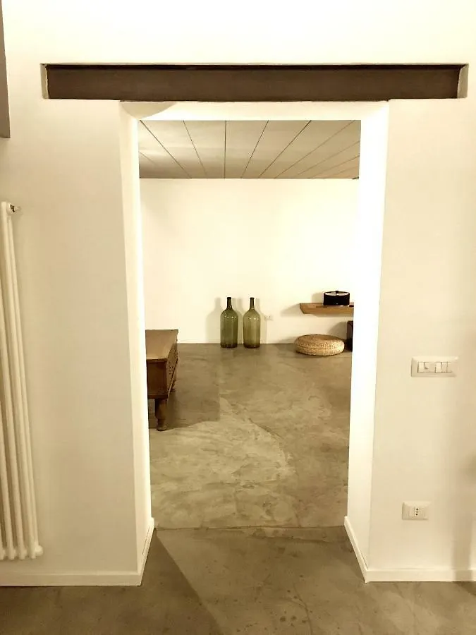 Concrete Apartment San Gregorio Naples