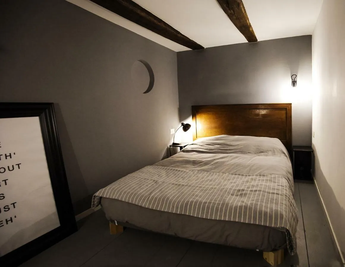 Concrete Apartment San Gregorio Naples